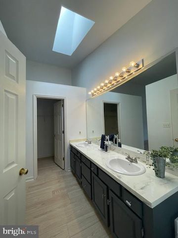 21 MEADOWVIEW DR, Elverson, PA 19520