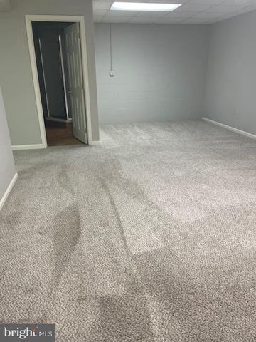 21 MEADOWVIEW DR, Elverson, PA 19520