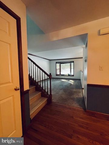 21 MEADOWVIEW DR, Elverson, PA 19520