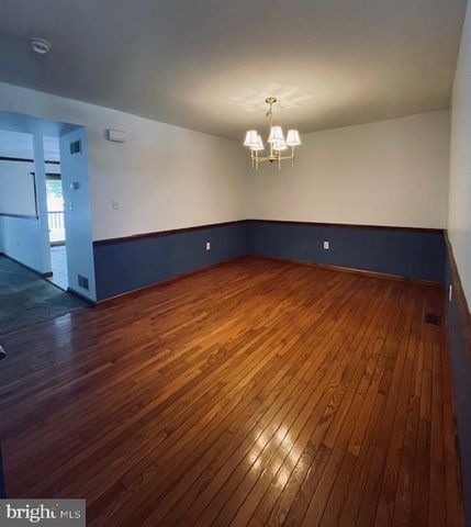 21 MEADOWVIEW DR, Elverson, PA 19520