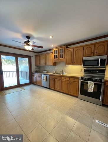 21 MEADOWVIEW DR, Elverson, PA 19520