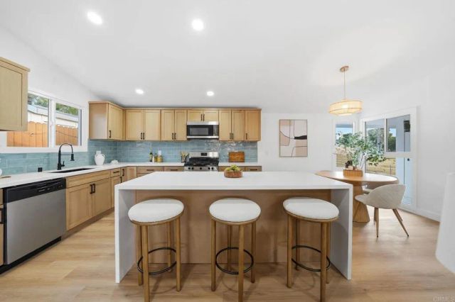 2828 Mission Village Dr, San Diego, CA 92123