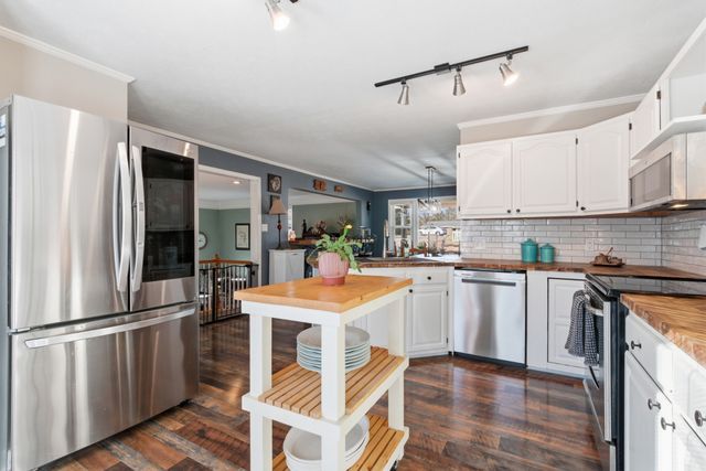 108 Saint James St, Charlotte, TN 37036