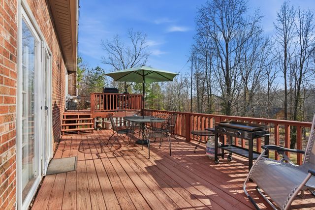 108 Saint James St, Charlotte, TN 37036