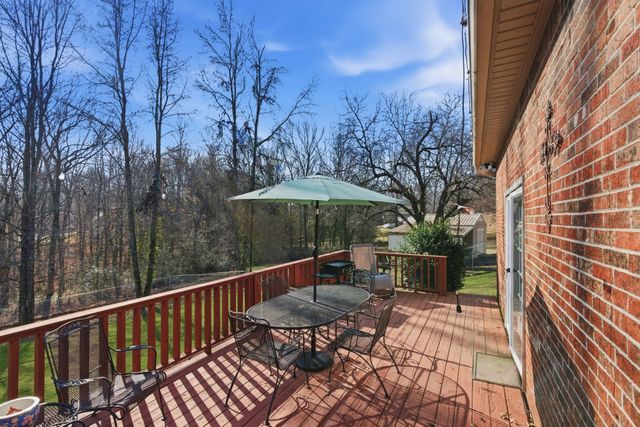 108 Saint James St, Charlotte, TN 37036