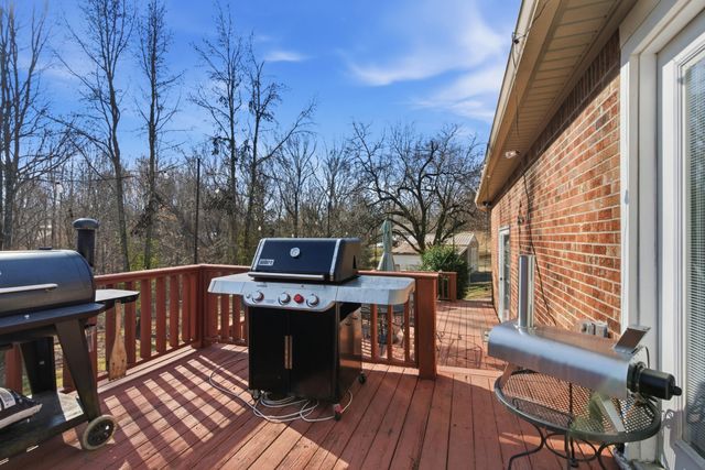 108 Saint James St, Charlotte, TN 37036