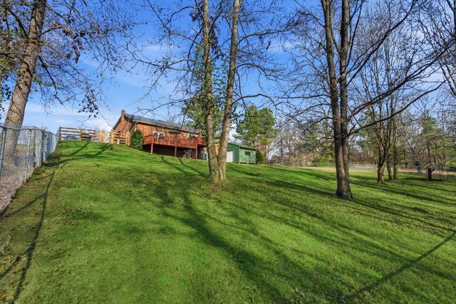 108 Saint James St, Charlotte, TN 37036