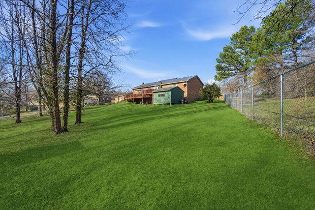 108 Saint James St, Charlotte, TN 37036