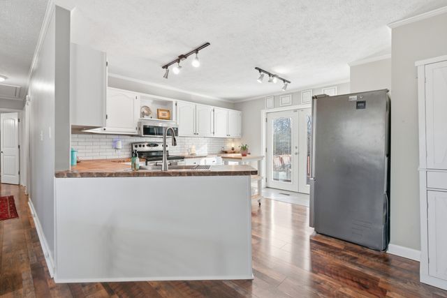 108 Saint James St, Charlotte, TN 37036