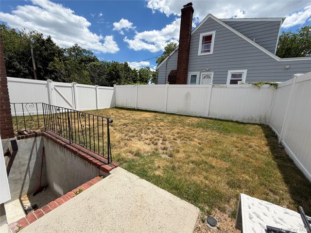 101 Sagamore Street, Freeport, NY 11520