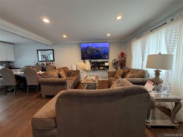101 Sagamore Street, Freeport, NY 11520