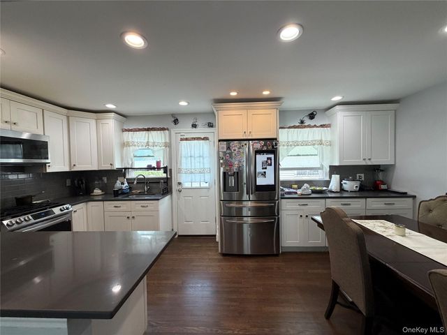 101 Sagamore Street, Freeport, NY 11520