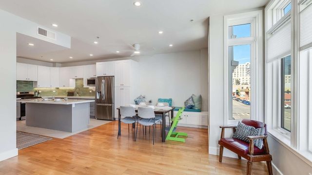 275 9th Street 3, Oakland, CA 94607