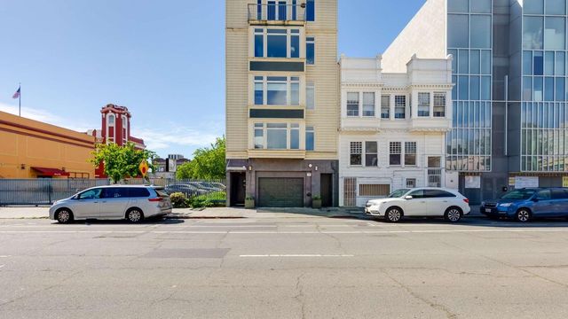 275 9th Street 3, Oakland, CA 94607