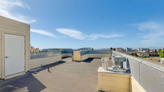 275 9th Street 3, Oakland, CA 94607