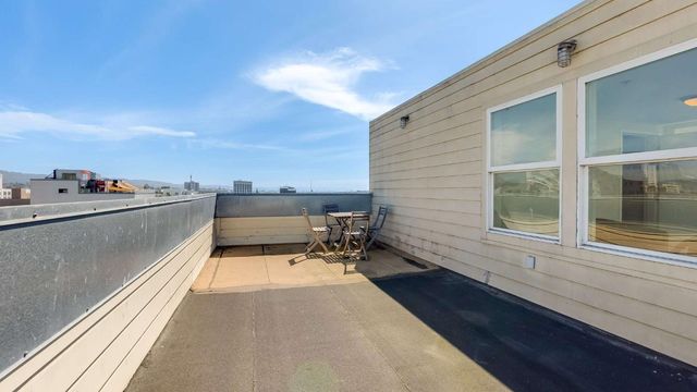 275 9th Street 3, Oakland, CA 94607