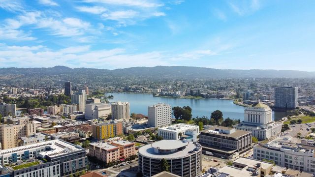 275 9th Street 3, Oakland, CA 94607