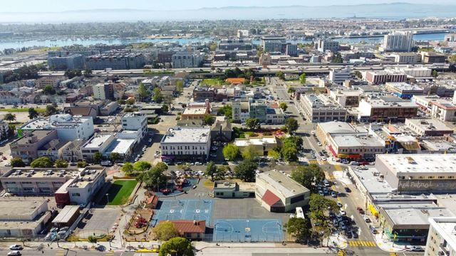 275 9th Street 3, Oakland, CA 94607