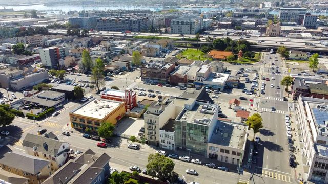 275 9th Street 3, Oakland, CA 94607