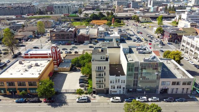 275 9th Street 3, Oakland, CA 94607