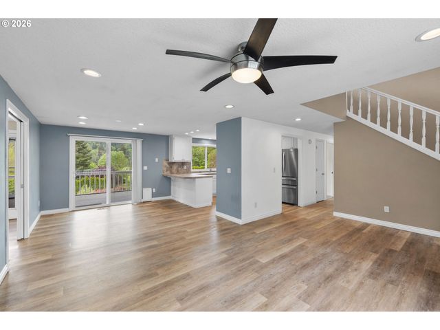 1730 REGENCY St, West Linn, OR 97068