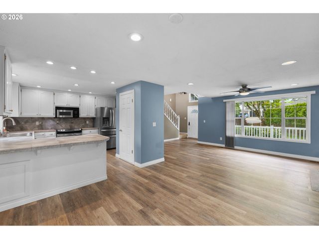 1730 REGENCY St, West Linn, OR 97068