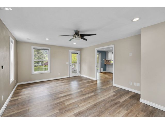 1730 REGENCY St, West Linn, OR 97068