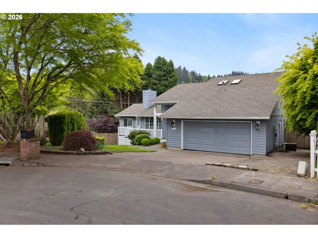 1730 REGENCY St, West Linn, OR 97068