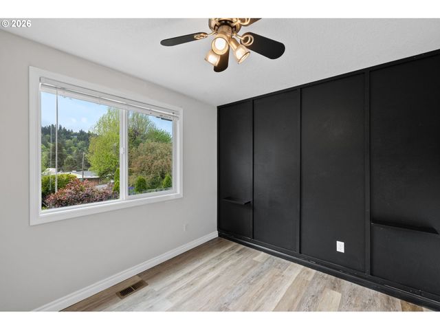 1730 REGENCY St, West Linn, OR 97068