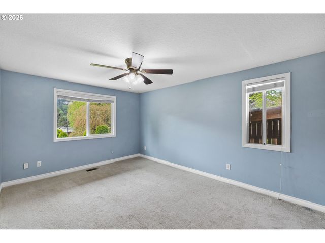 1730 REGENCY St, West Linn, OR 97068