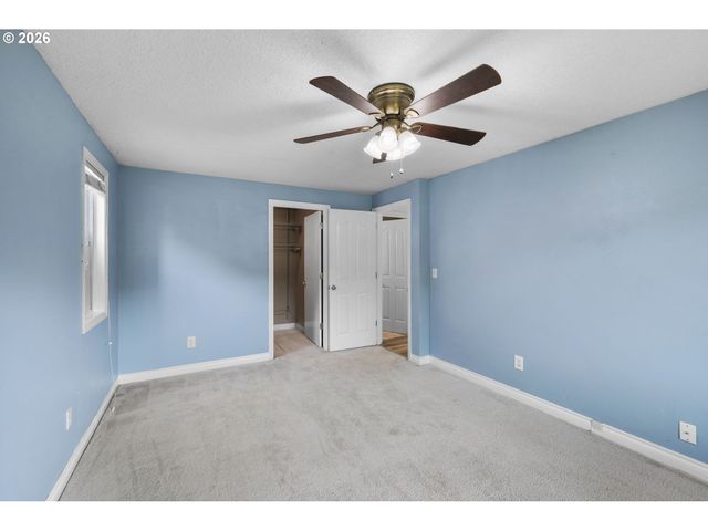 1730 REGENCY St, West Linn, OR 97068