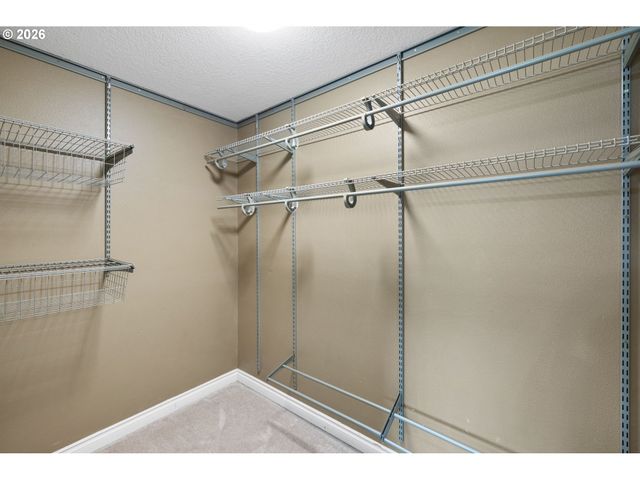 1730 REGENCY St, West Linn, OR 97068