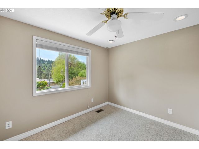 1730 REGENCY St, West Linn, OR 97068