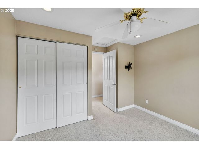 1730 REGENCY St, West Linn, OR 97068