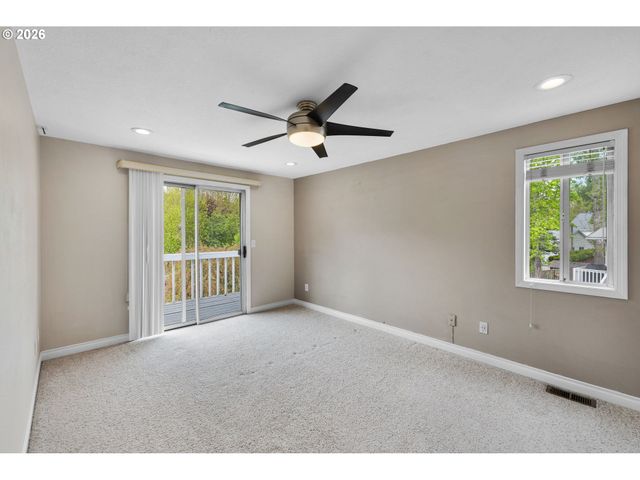 1730 REGENCY St, West Linn, OR 97068