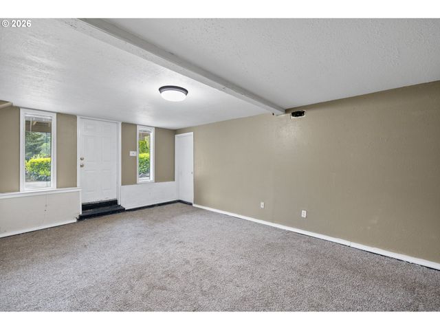 1730 REGENCY St, West Linn, OR 97068