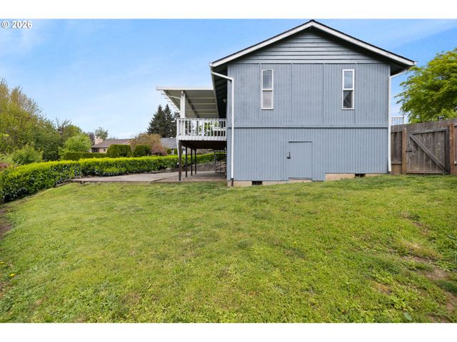 1730 REGENCY St, West Linn, OR 97068