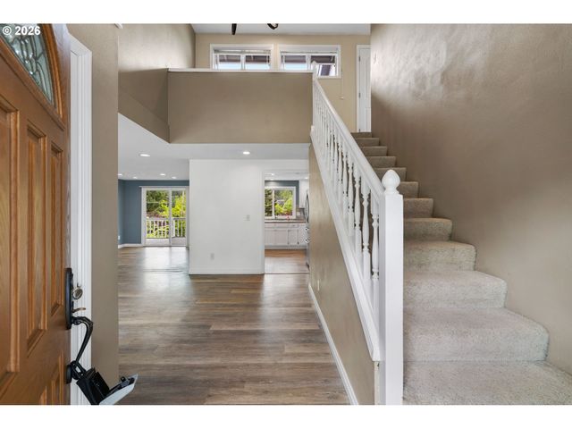 1730 REGENCY St, West Linn, OR 97068