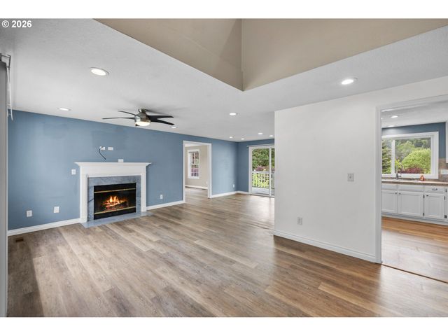 1730 REGENCY St, West Linn, OR 97068