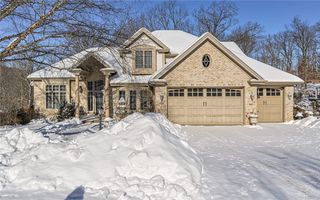 807 Gallant Fox Ln, Cranberry Twp, PA 16066