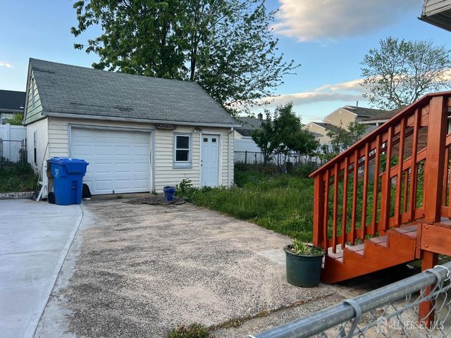 138 Luther Ave Avenue, Hopelawn, NJ 08861