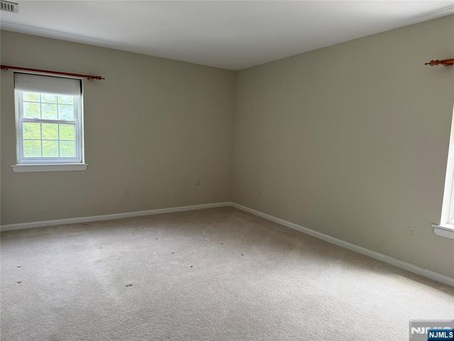 358 Maple 4, Oradell, NJ 07649