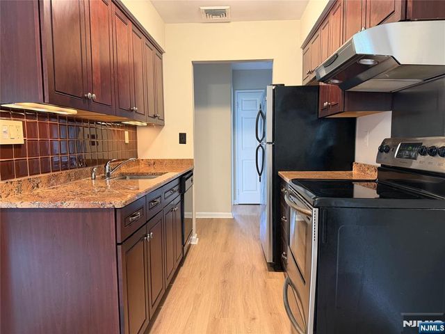 358 Maple 4, Oradell, NJ 07649