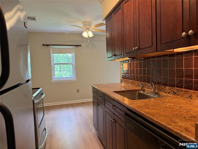 358 Maple 4, Oradell, NJ 07649