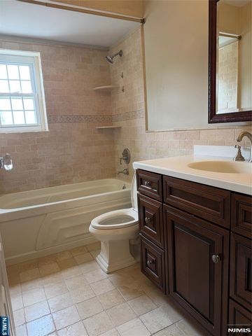358 Maple 4, Oradell, NJ 07649