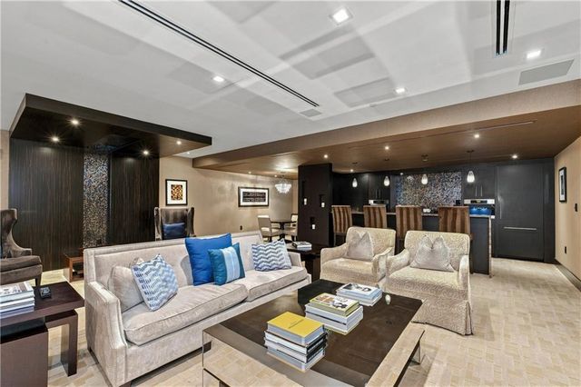 3376 Peachtree Road NE 42A, Atlanta, GA 30326