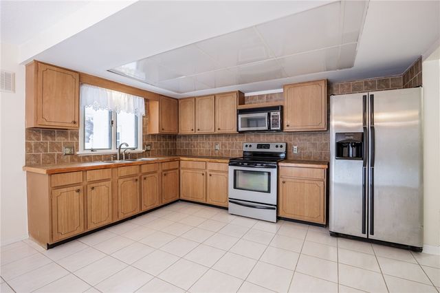 74 Meyerhill Circle East, Irondequoit, NY 14617