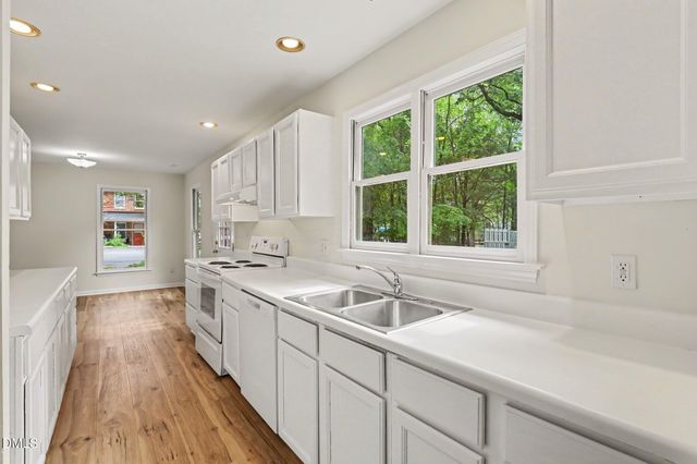 100 Shelton Street, Carrboro, NC 27510