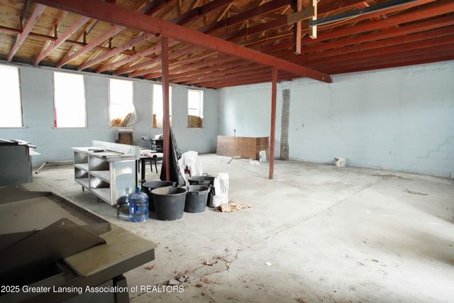 111 E Grand River Avenue, Portland, MI 48875