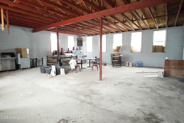 111 E Grand River Avenue, Portland, MI 48875